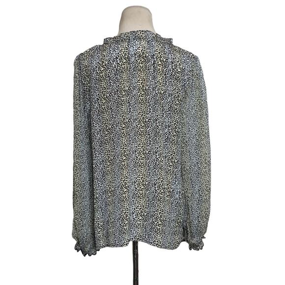 Velvet by Graham & Spencer Leopard Printed Blouse size Large - Picture 2 of 9